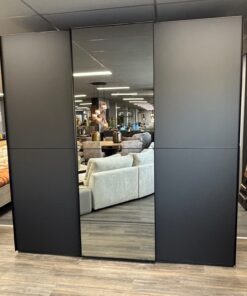 Opruiming! Marcato zweefdeurkast B240 x H240 Normaal € 2474,- Nu voor € 1699,-